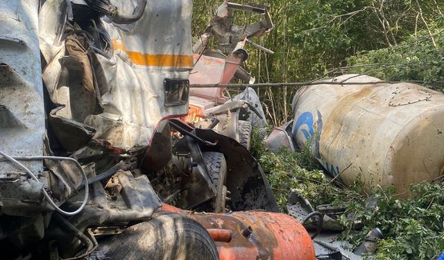 Kırklareli'nde devrilen beton mikserinin sürücüsü hayatını kaybetti