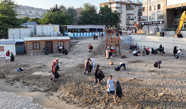 Mudanya'da sahil temizliği yapıldı