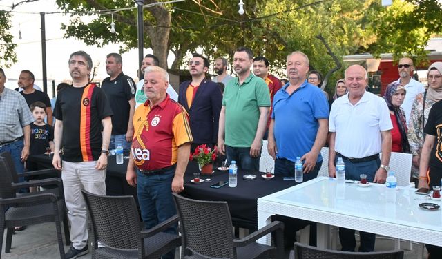 Tekirdağ'da Taraftar Çeşmesi, Galatasaray'ın renklerine boyandı