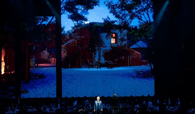 Ünlü İtalyan tenor, söz yazarı ve besteci Andrea Bocelli, İstanbul'da konser verdi