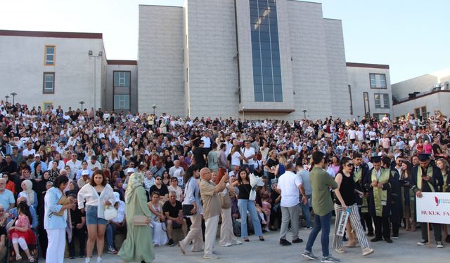 Yalova Üniversitesi 3 bin 552 öğrencisini mezun etti
