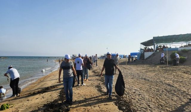 Adana Büyükşehir'den Karataş'ta çevre temizliği