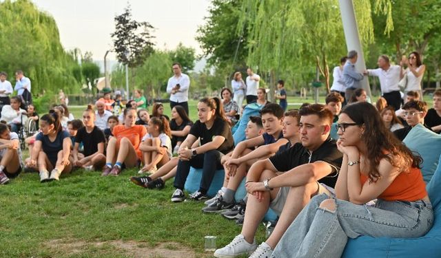 Başkan Ferdi Zeyrek’ten öğrencilere müjde