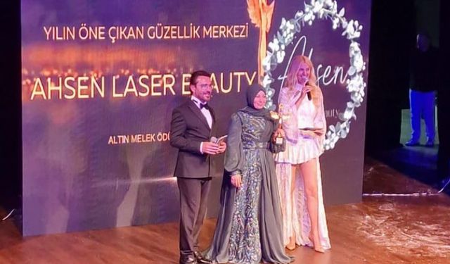 Emine Tunç "Yılın öne çıkan güzellik merkezi " ödülünü aldı