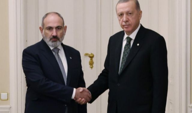Erdoğan Paşinyan'la hem bayramlık, hem de diplomatik görüştü