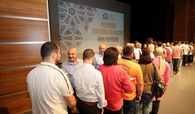 Gebze'de belediye personeli bayramlaştı