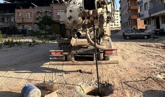 Hatay'da tıkanan altyapı hatları temizleniyor