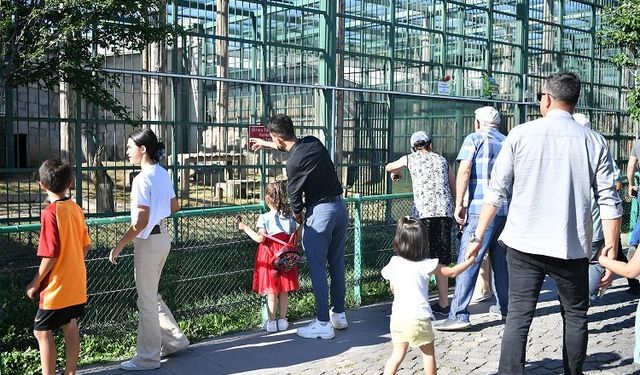 Kayseri'de Hayvanat Bahçesi'ne ziyaretçi akını