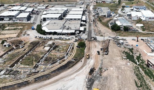 Malatya'da yol çalışmaları sürüyor