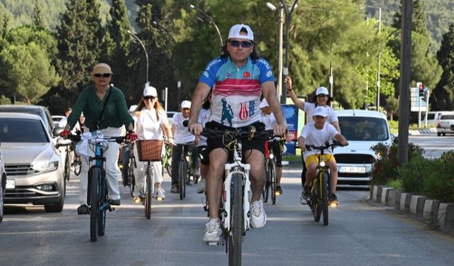 Manisa'da pedallar temiz çevreye çevrildi