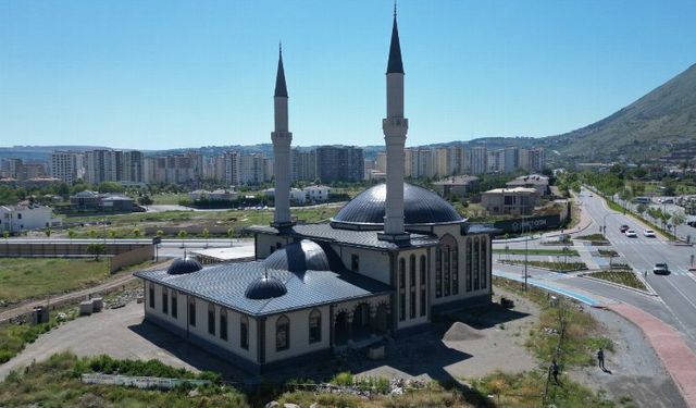 Melikgazi Belediyesi Ali Erkara Camii için son hazırlıkları tamamlıyor