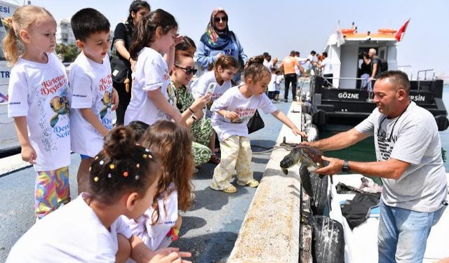 Mersin'de miniklere deniz temizliğinin önemi anlatıldı