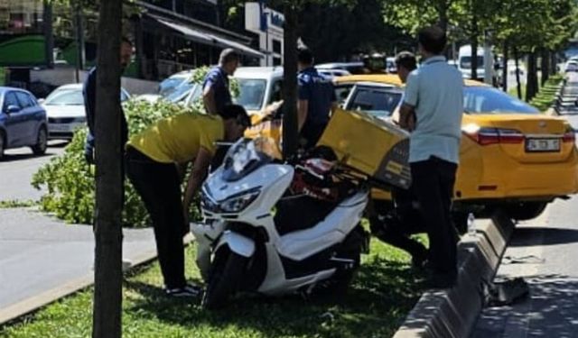 Pendik'te ticari taksi ile motosiklet çarpıştı: 1 yaralı