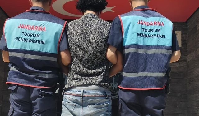 15 yıl kesinleşmiş cezası bulunan firari jandarmadan kaçamadı