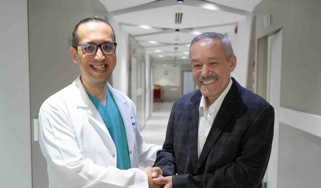 22 yıllık doktor ilk kez şahit oldu: Kapalı yöntemle 350 gram prostat çıkarıldı