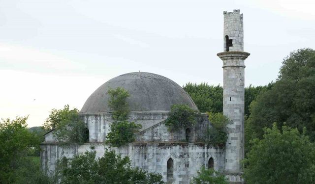 5 buçuk asırlık Evliya Kasım Paşa Camii yok olma tehlikesi yaşıyor