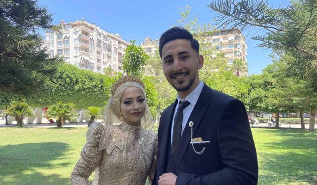 Adana’da evlilik hazırlığındaki sıcak hava kurbanı genç çift:  "Hava mutluluktan daha sıcak"