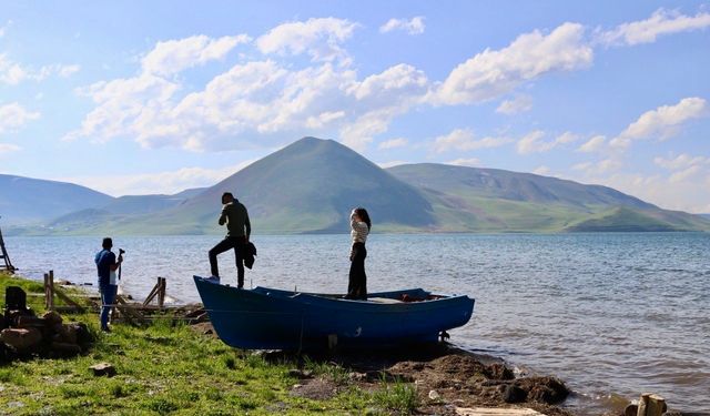 Ağrı’nın Balık Gölü eşsiz güzelliğiyle ziyaretçilerini ağırlıyor