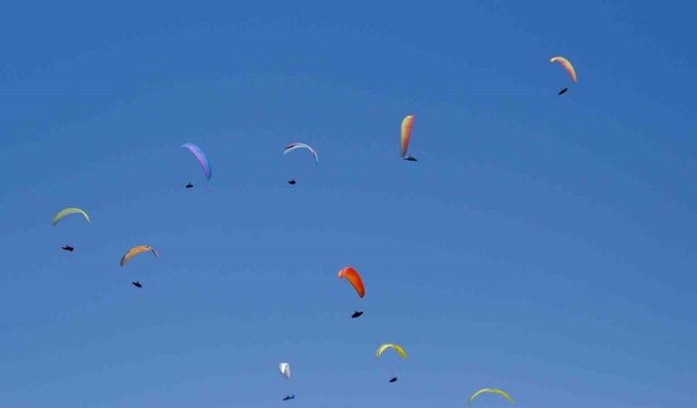 Akşehir 11. Uluslararası XC OPEN 2024 Yamaç Paraşüt Mesafe Yarışması başladı