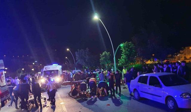 Amasya’da iki motosiklet kafa kafaya çarpıştı: 2 genç hayatını kaybetti