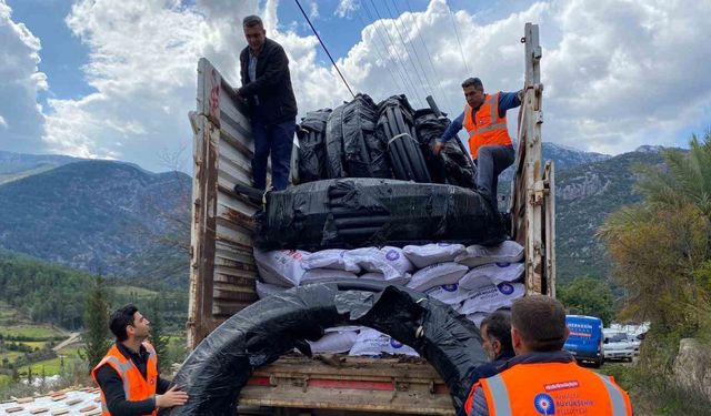 Antalya Büyükşehir’den Aksekili üreticilere sulama borusu desteği