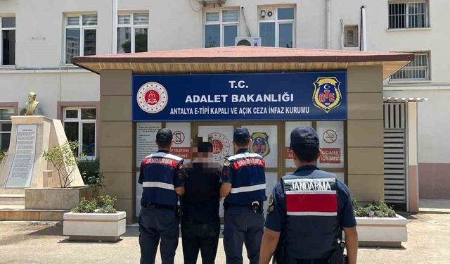 Antalya’da 22,5 yıl kesinleşmiş hapis cezası ile aranan şahıs, operasyonla yakalandı