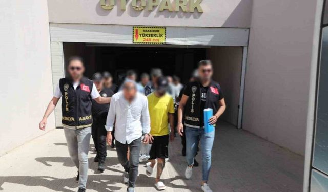 Antalya’da aranan şahıslara yönelik eş zamanlı operasyon: 148 kişi yakalandı
