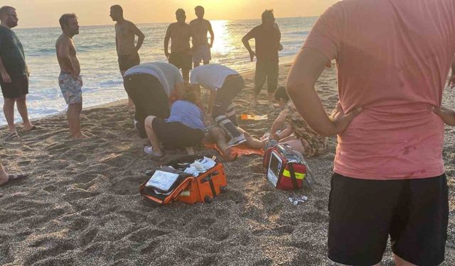 Antalya’da dalgalara kapılan şahıs hayatını kaybetti