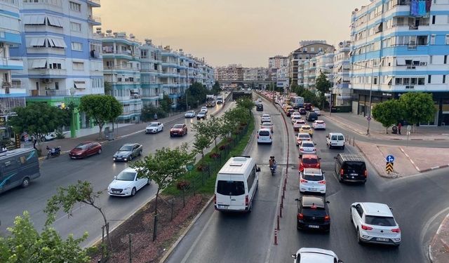 Antalya’da motorlu kara taşıtları sayısı 1 milyon 498 bin 295 oldu