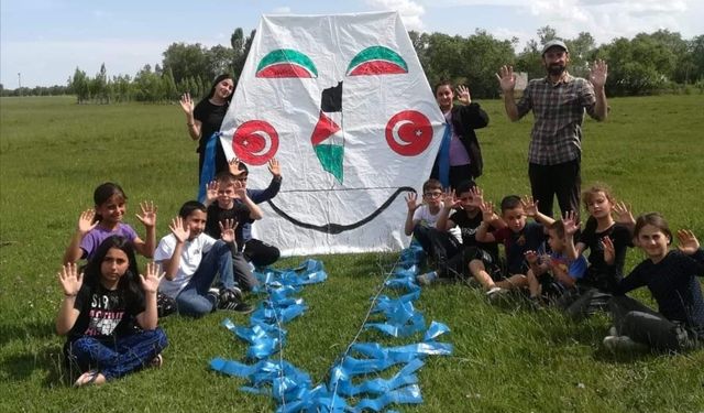Arpaçaylı çocuklardan “Özgür Filistin” etkinliği!