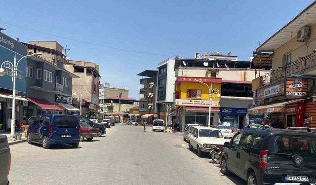 Aşırı sıcaklarla boğuşan Sarıgöl’de cadde ve sokaklar boş kaldı