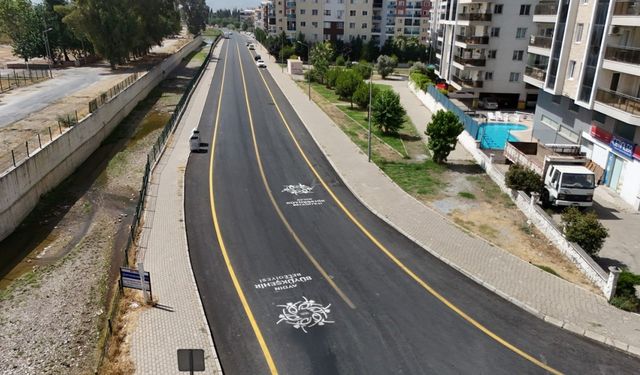 Aydın Büyükşehir Belediyesi Efeler Cumhuriyet Caddesi’ni yeniledi
