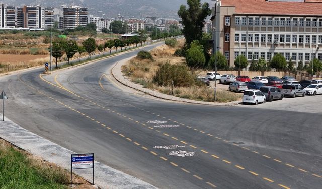 Aydın Büyükşehir Belediyesi Zeybekler Bulvarı’nı yeniledi