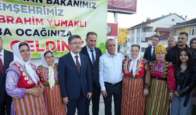 Bakan Yumaklı, Pınarbaşı’nda ilçe halkı ile bayramlaştı