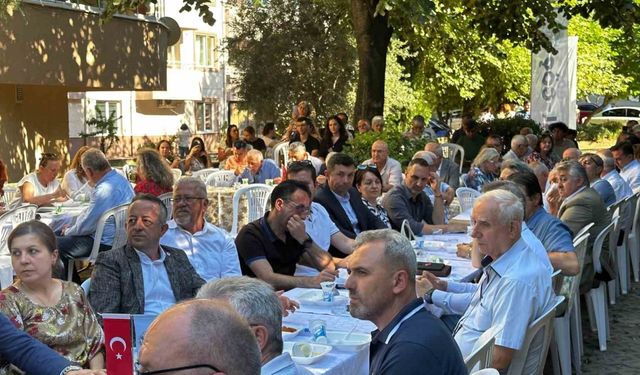 Balkan Türkleri bayramlaşma töreninde bir araya geldi