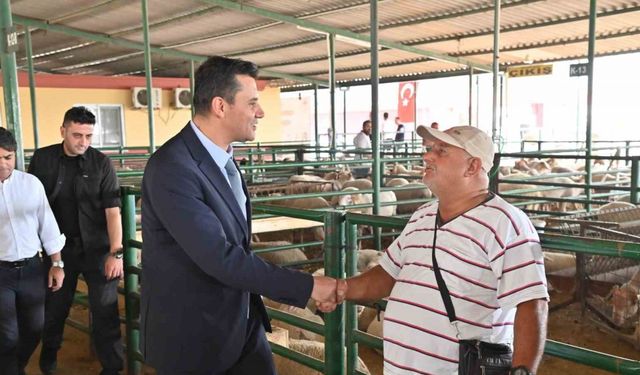 Başkan Zeyrek kurban pazarlığına aracı oldu