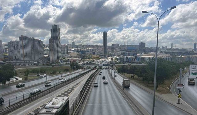 Bayram tatilinin ilk günü İstanbul’da trafik boş kaldı