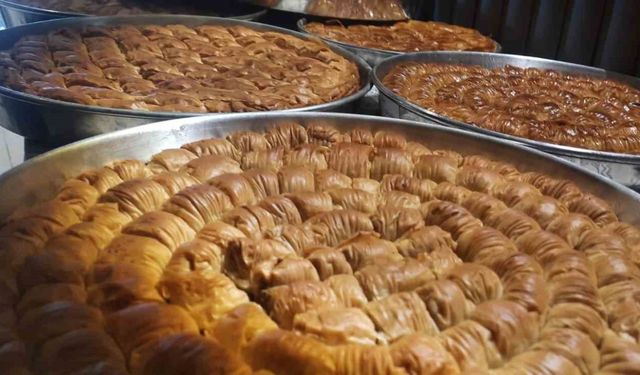 Beypazarı’nın eşsiz lezzetleri 80 katlı baklava ve kurusuna yoğun ilgi