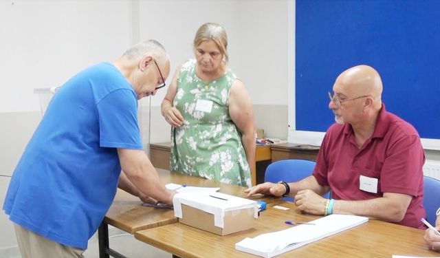Bulgaristan seçimleri için Ayvalık ve çevre ilçelerdeki çifte vatandaşlar sandık başına gitti