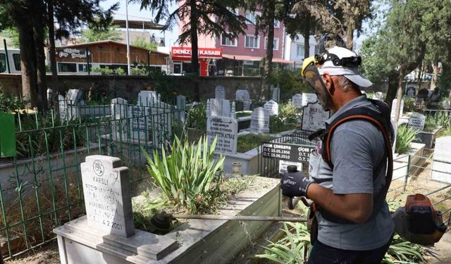 Bursa’da 17 ilçede mezarlıklar bayrama hazır