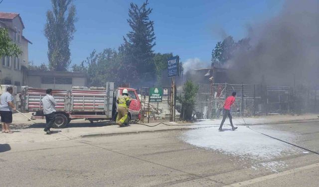 Bursa’da geri dönüşüm tesislerinde büyük yangın