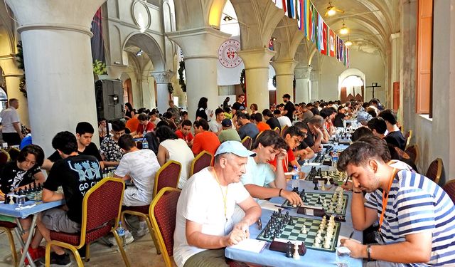 Çeşme 10. Uluslararası Açık Satranç Turnuvası başladı
