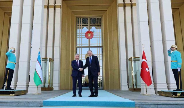 Cumhurbaşkanı Erdoğan, Özbekistan Cumhurbaşkanı Mirziyoyev’i resmi törenle karşıladı