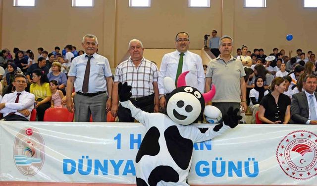 Denizli’de 500 öğrenci süt şenliğinde buluştu