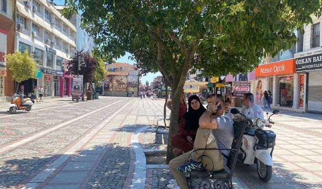 Edirne’de sıcak hava kavurdu, cadde ve sokaklar boş kaldı