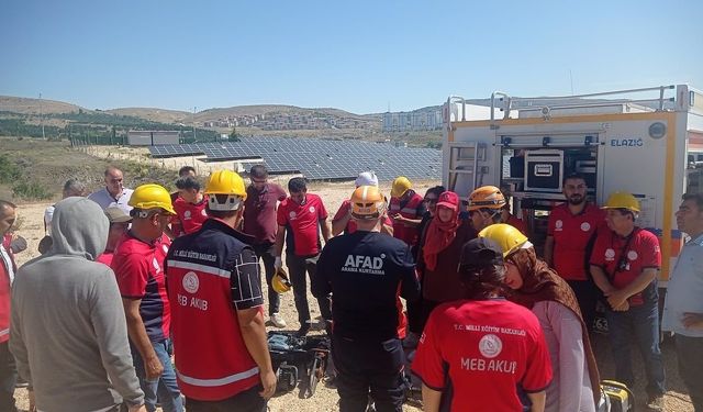 Elazığ’da depremde arama kurtarma eğitimi