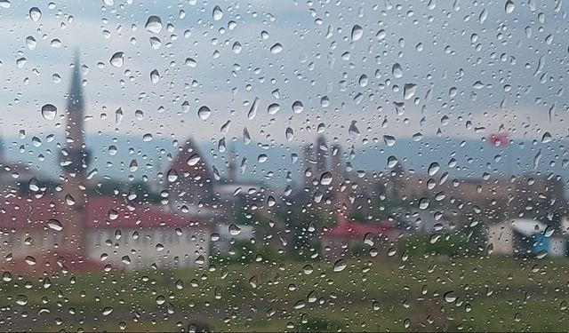 Erzurum için gök gürültülü sağanak yağış uyarısı