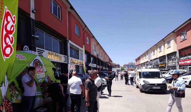 Erzurum’da Ücretsiz Açık Oto Pazarı’na yoğun ilgi