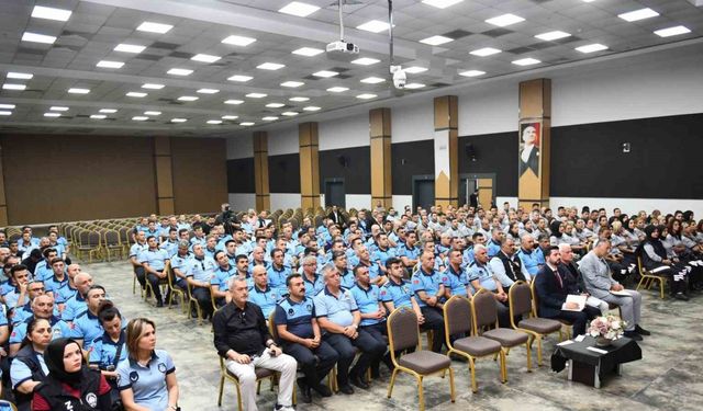 Esenyurt Belediye Başkanı Özer zabıta ve güvenlik görevlileriyle bir araya geldi