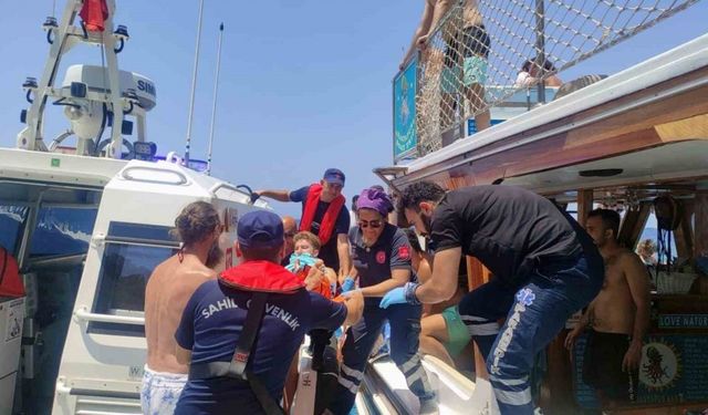 Fethiye’de gezi teknesinde yaralanan vatandaş tahliye edildi